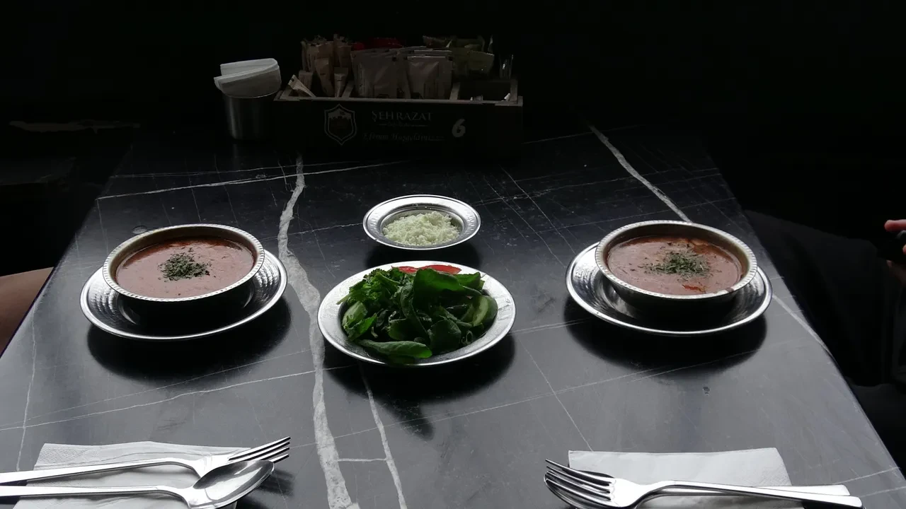 Hem tok tutuyor hem şifa dağıtıyor! Mutfağın efsanesi Keloğlan çorbası bakın ne ile ikram ediliyor?