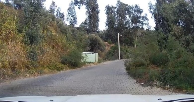 Freni tutmayan minibüs devrildi: 3 yaralı