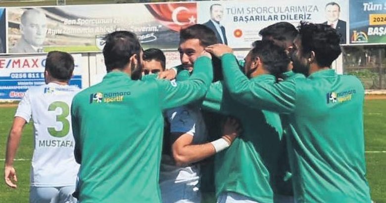 Efeler 09 galibiyet hasretini bitirdi