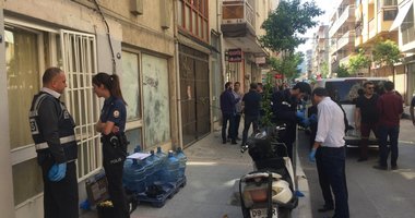İzmir'de 2 genç evinde ölü bulundu