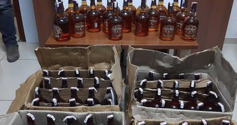 İzmir’de kaçak akaryakıt ve sahte içki operasyonlarında 10 şüpheli yakalandı