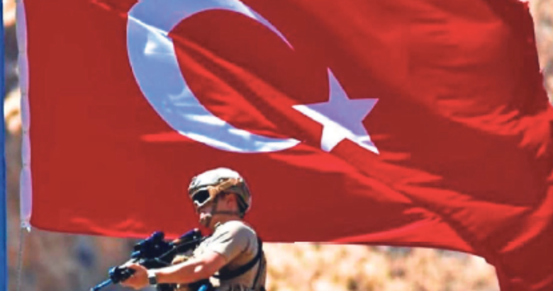 Türk bayrağına saldırı organize provokasyon