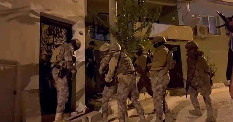 İzmir merkezli FETÖ operasyonunda gözaltı sayısı 33’e yükseldi