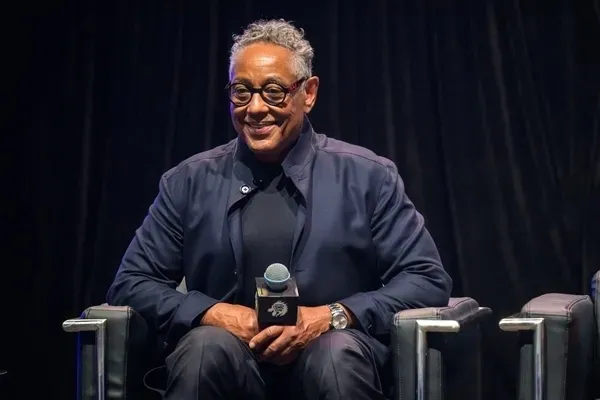 breaking-badin-yildizi-giancarlo-esposito-musluman-oldu-1782045450827.jpeg