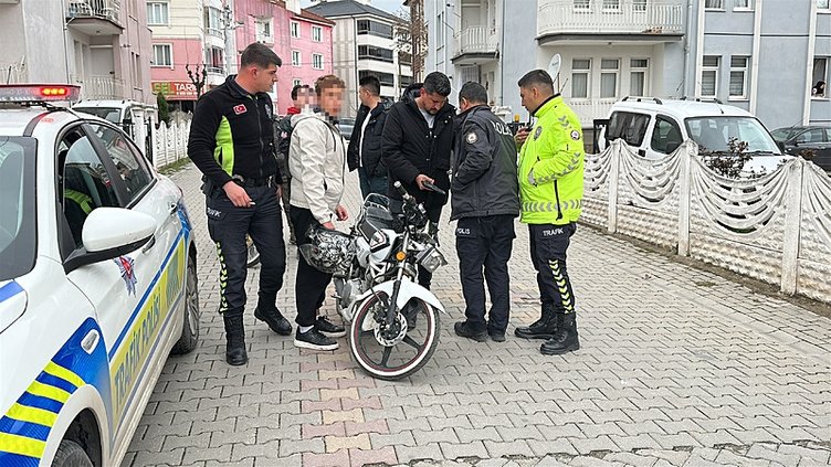 Polisin ’dur’ ihtarına uymadı! Kütahya’da tabancı sürücüler hayatının cezasını yedi