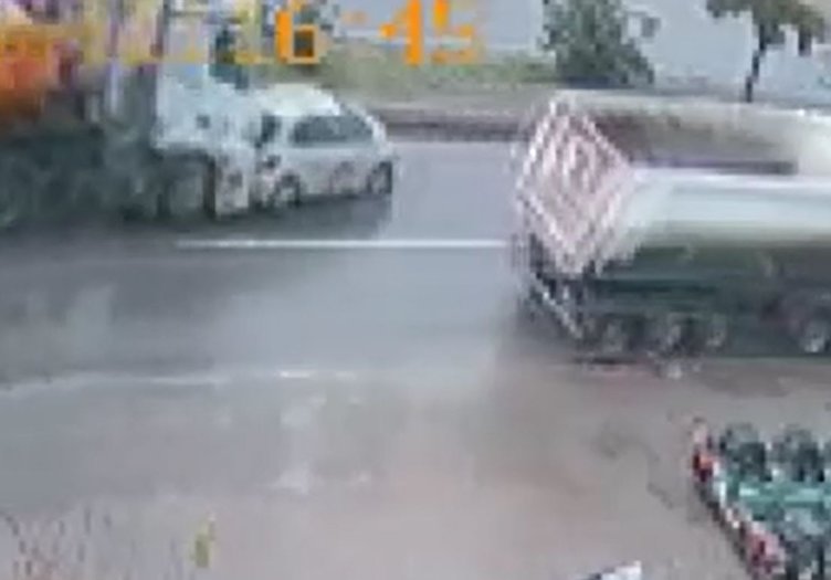 Muğla’da tır kazasında kamera görüntüleri, kazanın seyrini değiştirdi