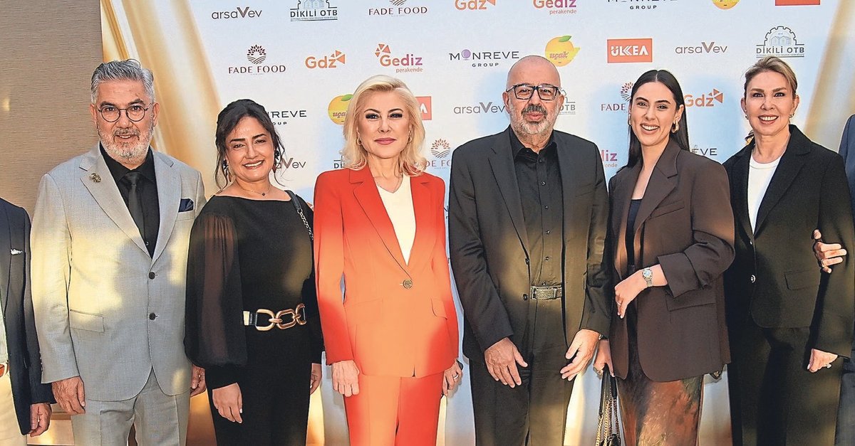 Yeni Asır'dan rengarenk bir gece