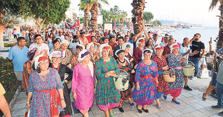 Bodrum sokaklarında ‘Bağbozumu Şenliği’