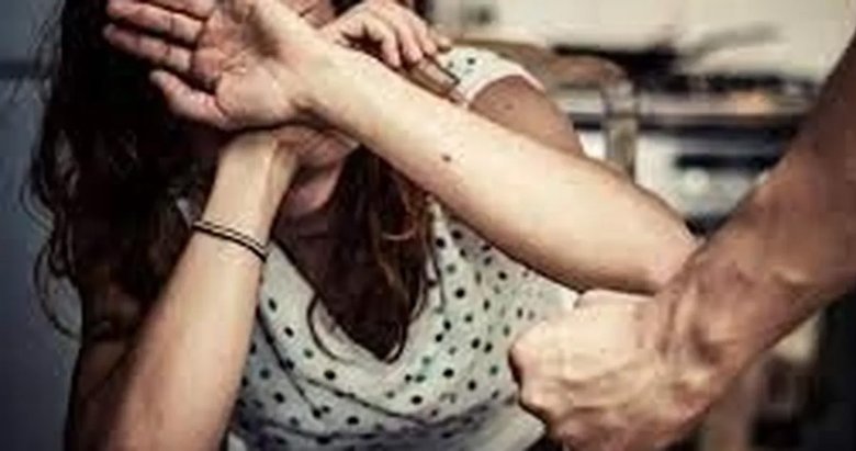 Ölümden rol yaparak kurtuldu!