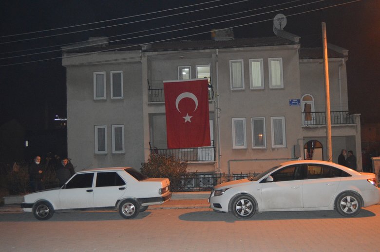 Tatvan’daki helikopter kazasında şehit düşen Karadirek’in Afyonkarahisar’daki ailesine acı haber ulaştı