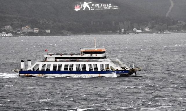 Gökçeada ve Bozcaada feribot seferlerine fırtına engeli