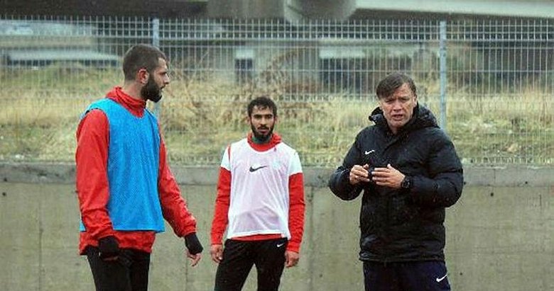 Teknik direktör Turgut Uçar hayatını kaybetti