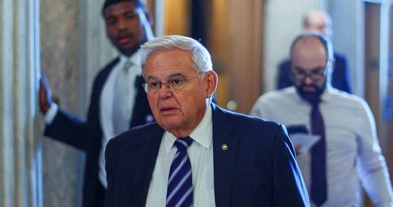 Türk düşmanı Robert Menendez rüşvetçi çıktı