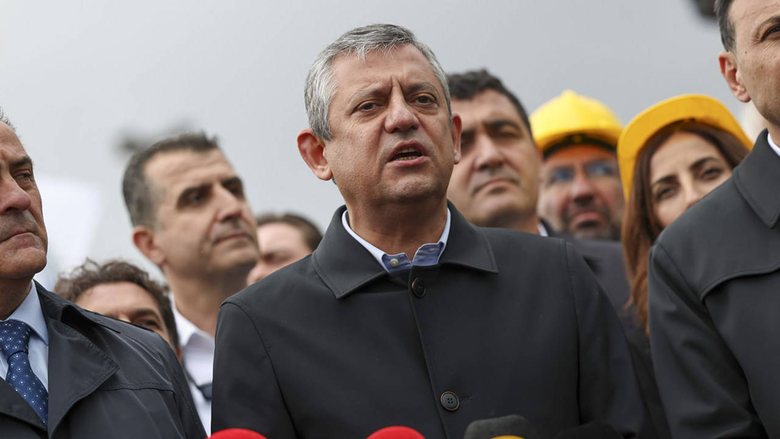 ak-parti-sozcusu-omer-celik-chpnin-uzerindeki-en-buyuk-yuk-su-anda-kendi-yonetimidir-1778340344167.png