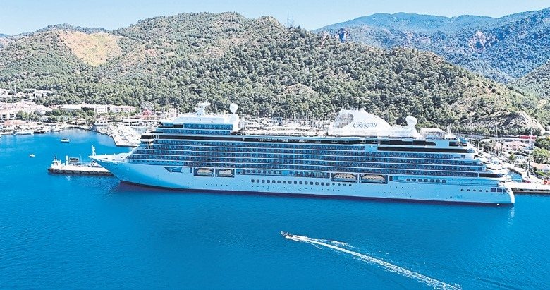 Dev kruvaziyer Marmaris’e 655 turist getirdi