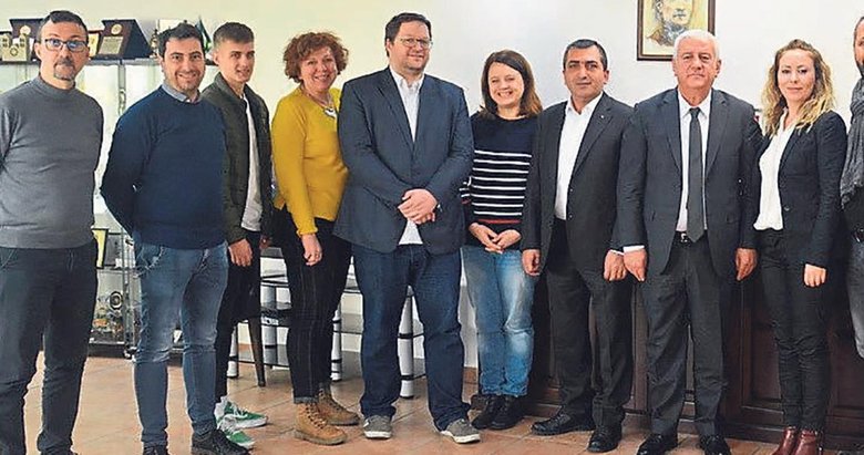 Tuhafiyeciler yüzünü geleceğe çevirdi