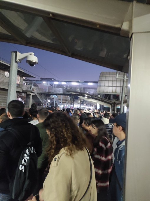 Arıza nedeniyle İZBAN seferlerinde gecikme