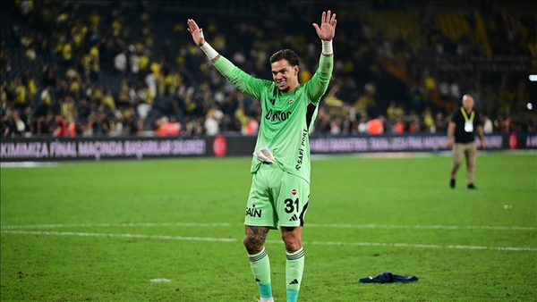 alabilecegi-en-yuksek-tazminati-almak-istiyor-edersondan-fenerbahceye-sok-ustune-sok-1777464901971.png