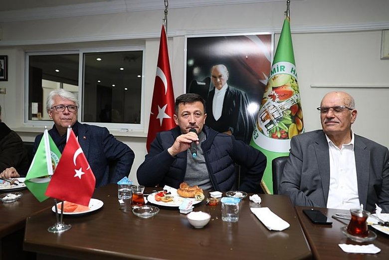 Hal esnafıyla sahur yaptı: Dağ’dan 5 yıl sonunda yol sorunu bırakmama sözü!