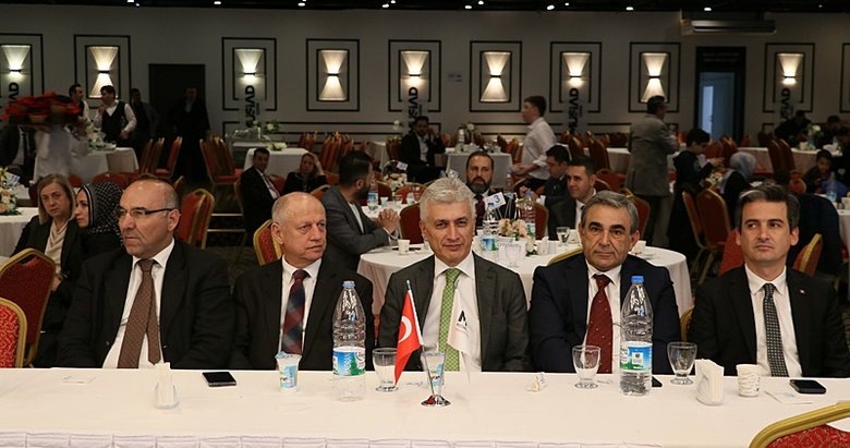 İzmir’de MÜSİAD, şehit aileleri ve kimsesiz çocuklara iftar verdi