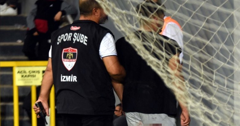 Taraftarlar tekme ve yumruklarla birbirine girdi: Altay-Karşıyaka maçındaki tribün şiddetinin görüntüleri ortaya çıktı