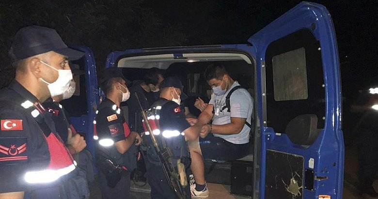 İzmir’de FETÖ’cü hainlerin planı ellerinde patladı! Sürat teknesiyle Yunanistan’a kaçacaklardı