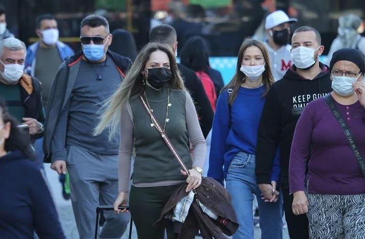 Türkiye’de aşı araştırması: Salgın 2021’de biter