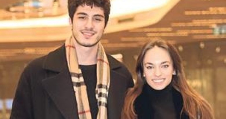 Sempatik çift güzel havanın tadını çıkardı