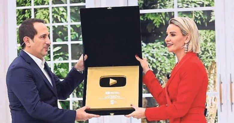 Esra Erol’dan bir rekor daha!