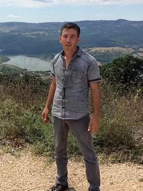 Eşini öldürüp kuzenini yaraladı