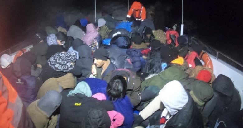 Çanakkale’de 50 düzensiz göçmen yakalandı