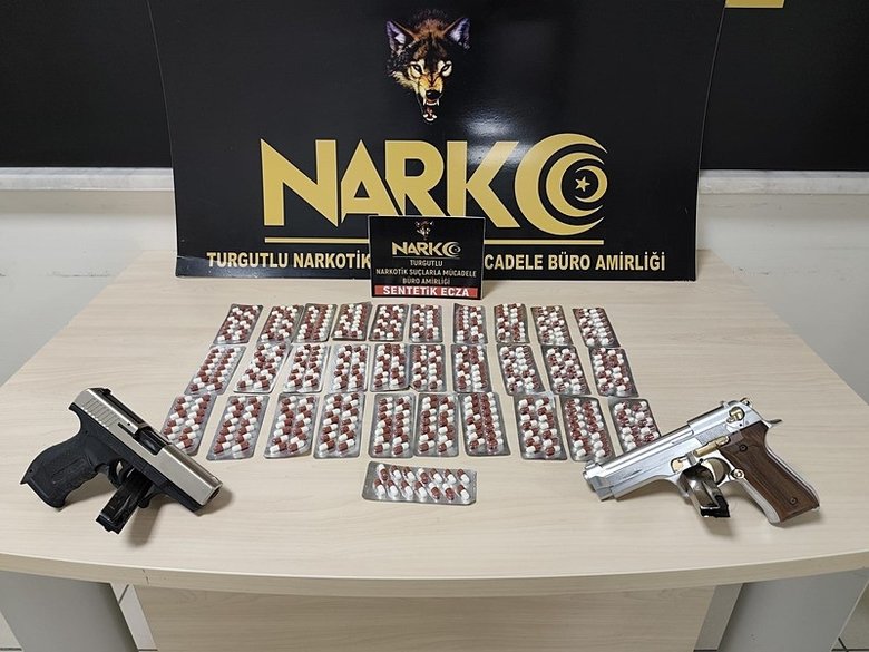 Manisa’da zehir tacirlerine nefes aldırılmadı: 57 tutuklama!