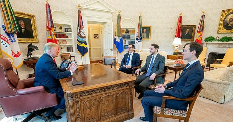 Bakan Albayrak, ABD Başkanı Trump ile bir araya geldi