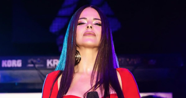 Kırmızı o’na çok yakıştı!