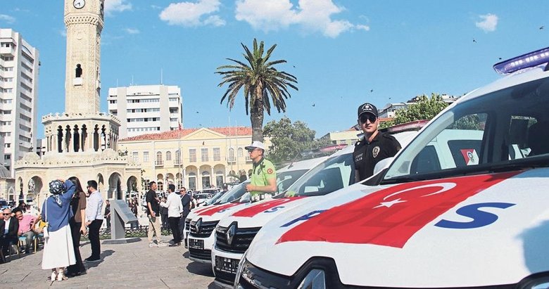 İzmir’e 444 yeni polis aracı