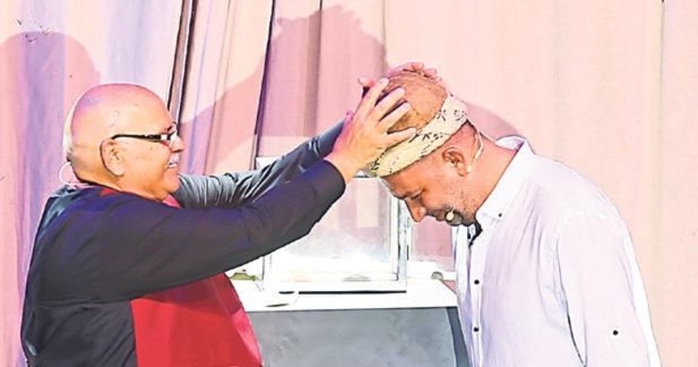 6. Kavuk Şevket Çoruh’un başında