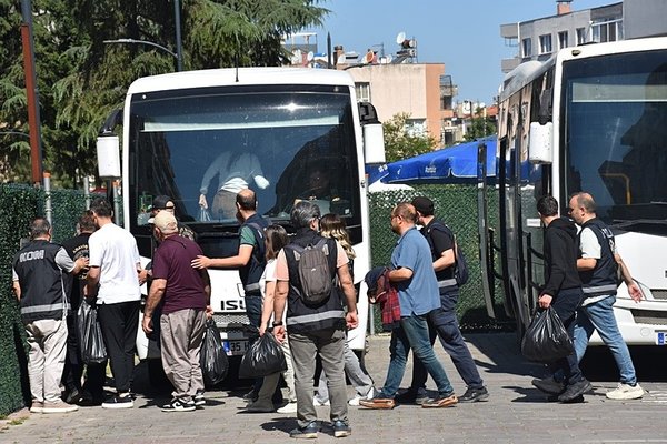 izmir-ege-universitesinde-yolsuzluk-operasyonunda-yeni-gelisme-41-supheli-adliyede-1781262109469.jpeg