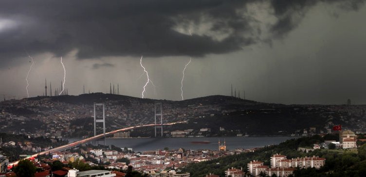 İzmir’de hava nasıl olacak? Meteoroloji’den sel uyarısı! Kuvvetli yağış geliyor! 21 Ocak Pazartesi hava durumu