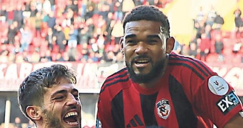 Gaziantep FK evinde mutlu