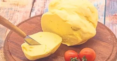 Tereyağının sarı rengindeki mevsimsel sır