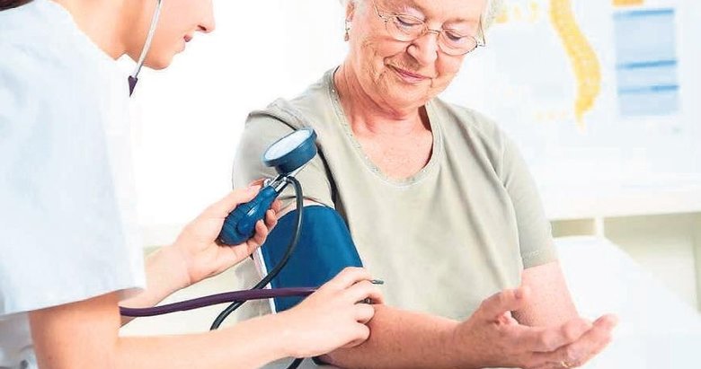 Yüksek tansiyona karşı muz, elma ve yoğurt