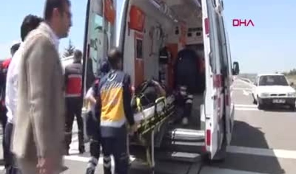 Kutahya Da Yolcu Otobusu Devrildi 8 Yarali