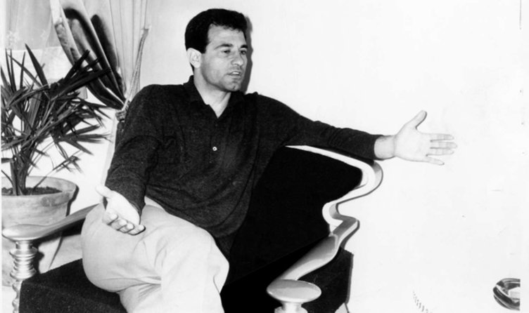 Vefatının 32. yılında unutulmadı! Sevenleri ’Taçsız Kral’ı kabri başında andı