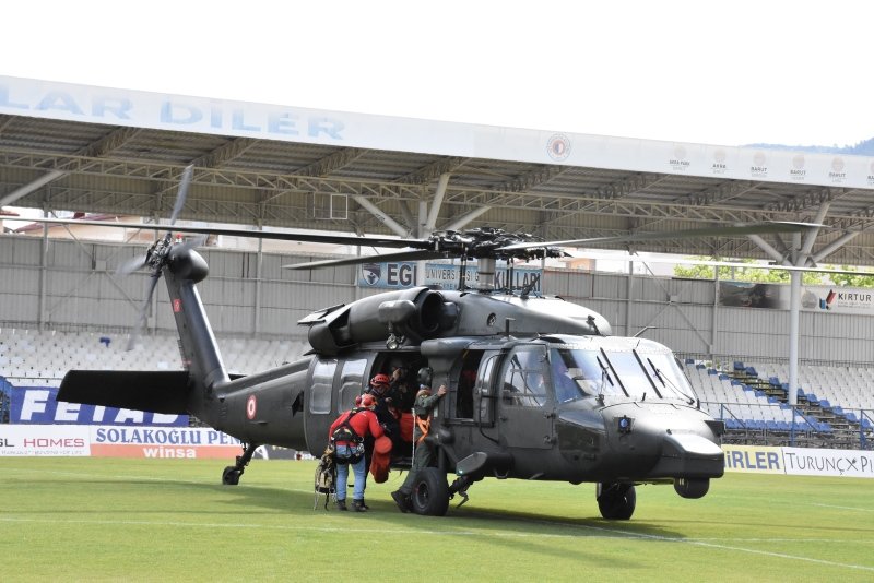 Muğla Fethiye’de düşen paraşütçülerin cenazeleri helikopterle çıkarıldı