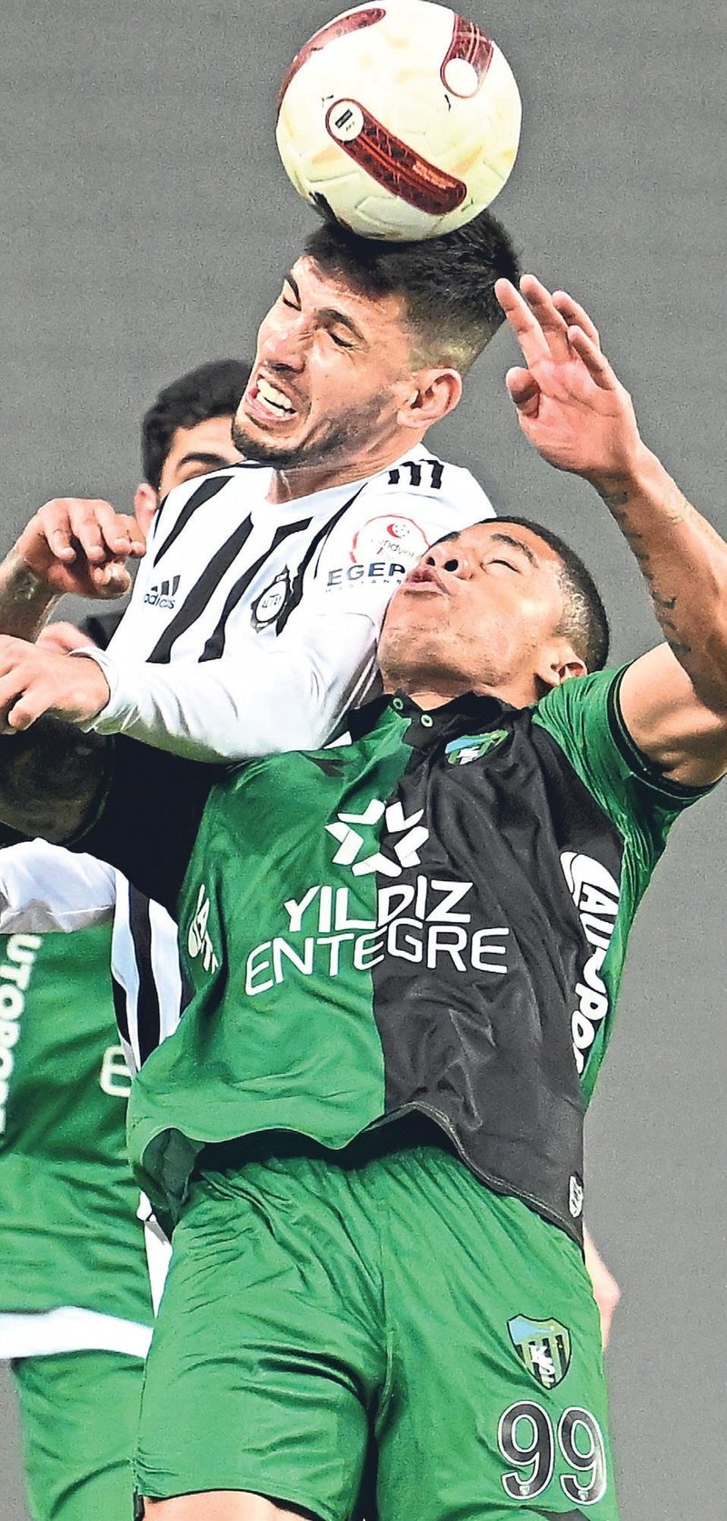 Altay’da buzlar eridi