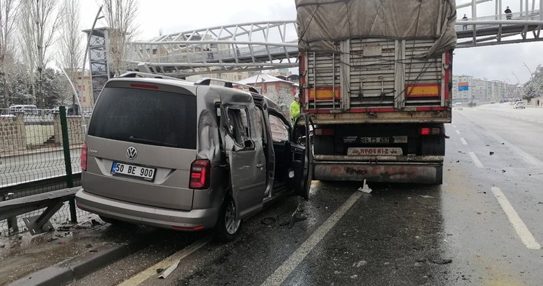 Uşak’ta zincirleme trafik kazalarında 5 kişi yaralandı
