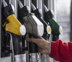 AKARYAKIT FİYATLARINDA SON DURUM | Akaryakıta çifte zam! Tabela değişti: İzmir’de benzin, motorin ve LPG ne kadar oldu?