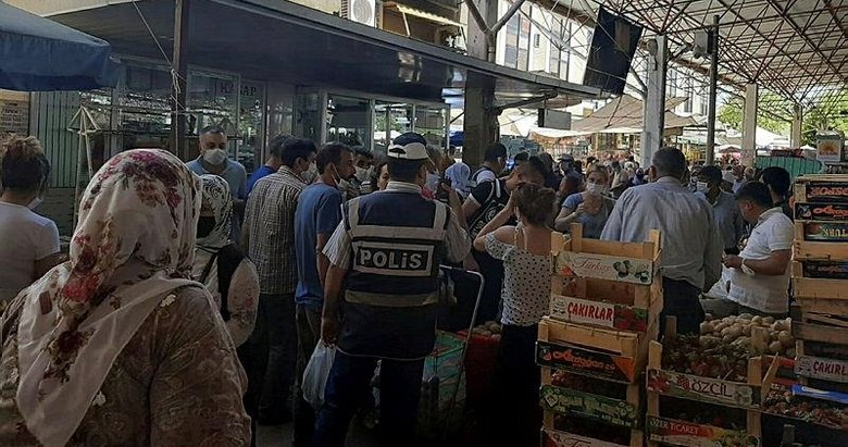 İzmir’de hareketli anlar! Sırt çantasından cüzdan çalan kadın yakalandı