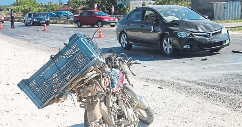 Otomobil ile çarpışan motosikletin sürücüsü öldü