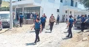 Manisa’da yangın söndü, kavga başladı